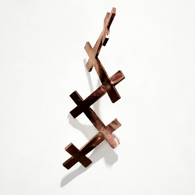 Diego Canogar | Pequeña Cruciforme de Bronce 6C